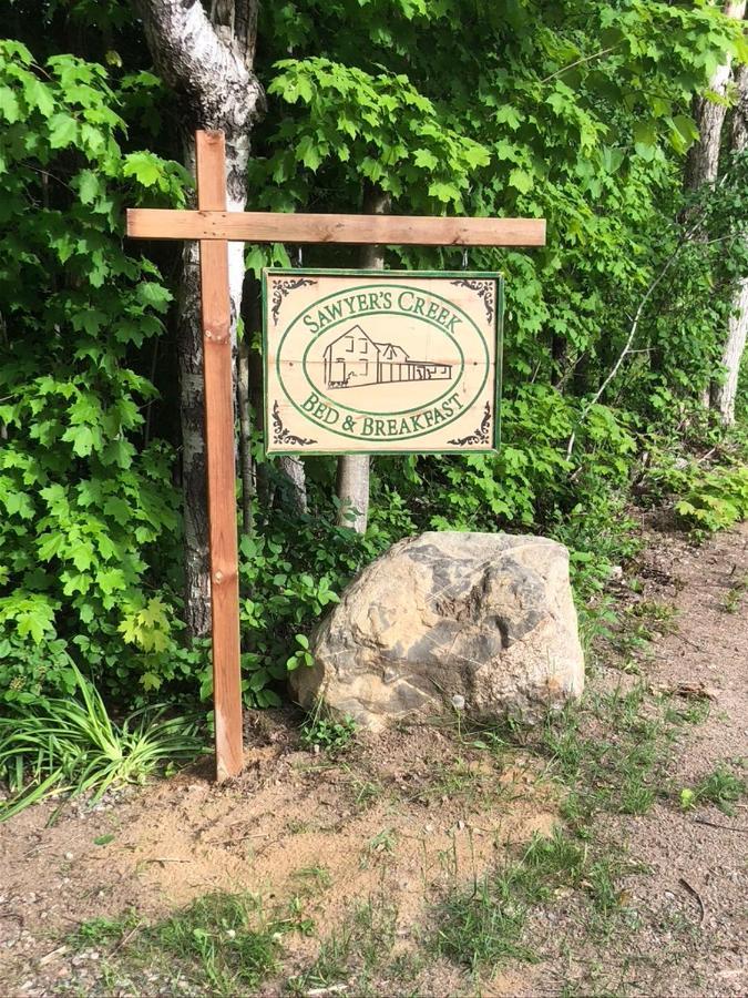 Sawyer'S Creek Bed And Breakfast Algonquin Highlands Esterno foto
