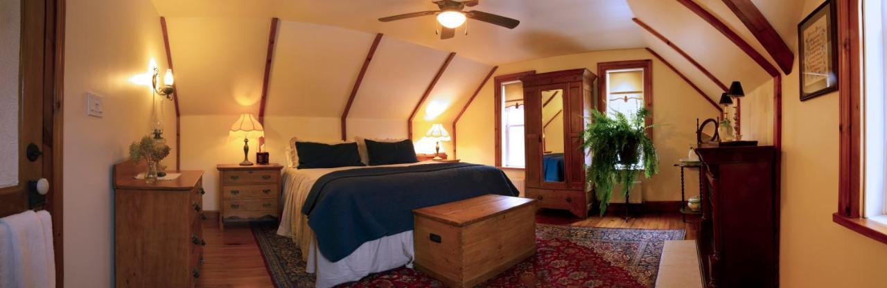 Sawyer'S Creek Bed And Breakfast Algonquin Highlands Esterno foto