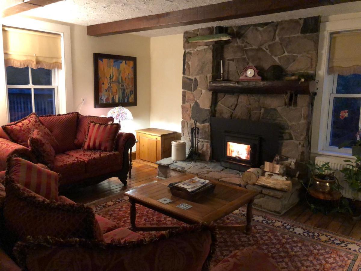 Sawyer'S Creek Bed And Breakfast Algonquin Highlands Esterno foto