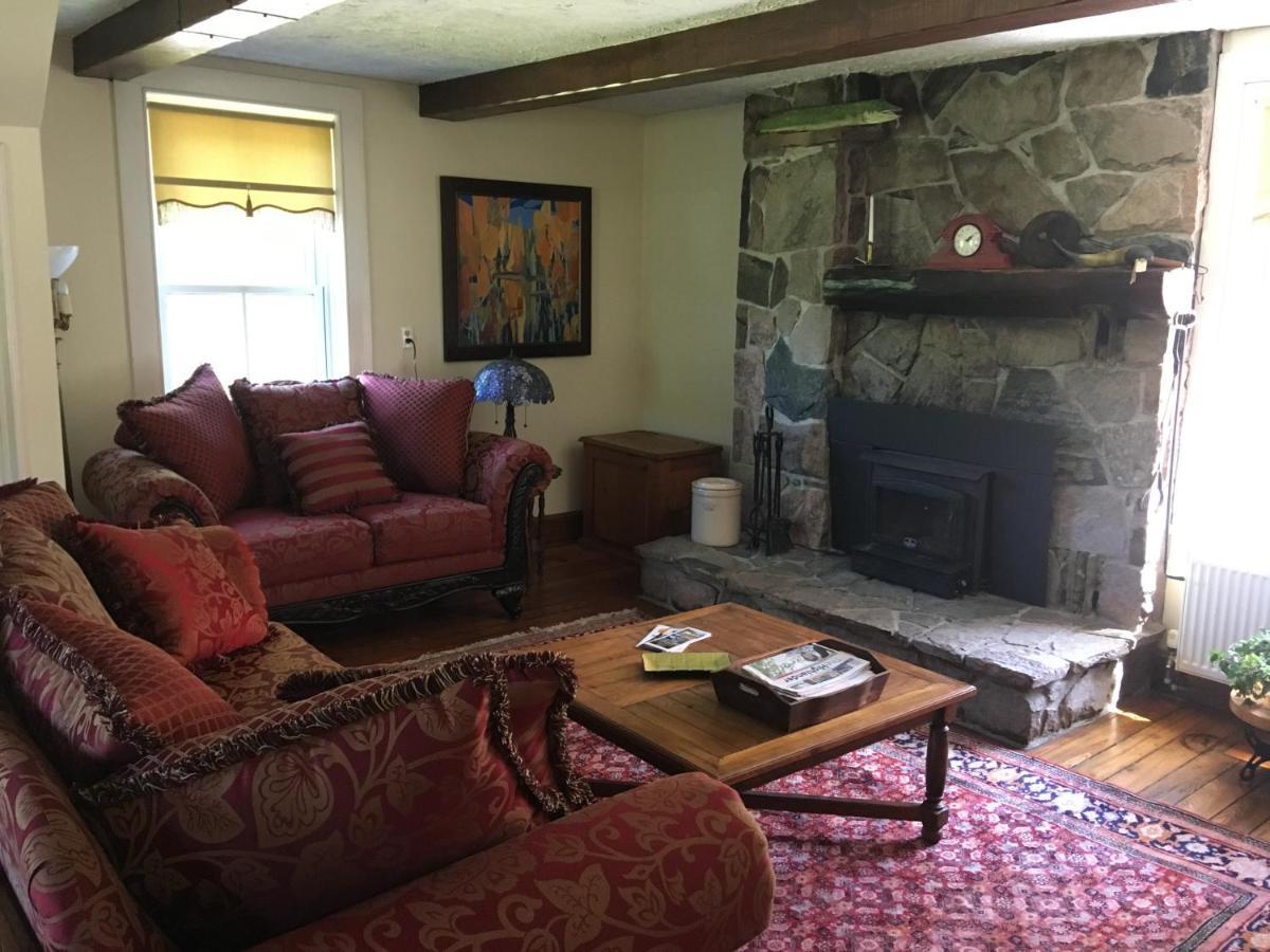 Sawyer'S Creek Bed And Breakfast Algonquin Highlands Esterno foto